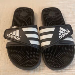Men’s size 11 Adidas slides